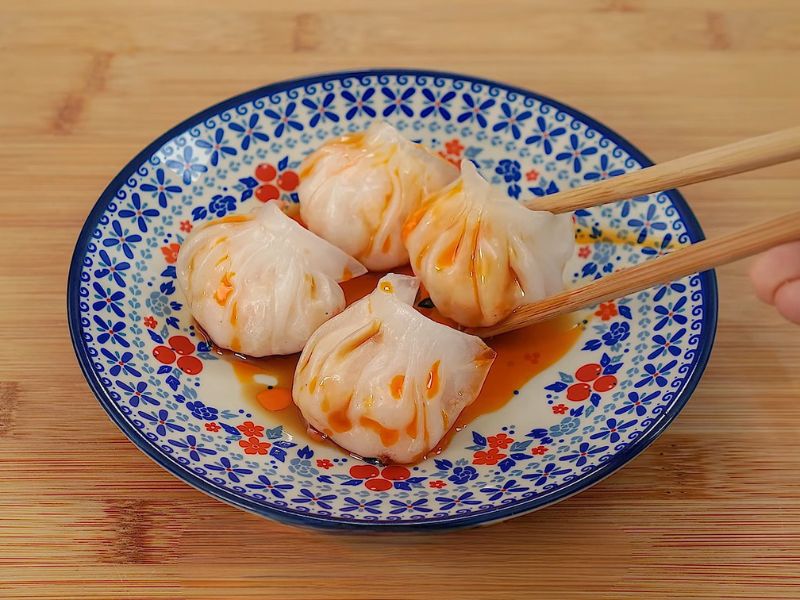 Dim sum užina u kineskom tanjiru